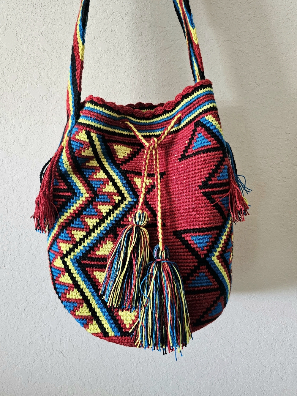 Authentic Handwoven Colombian Wayuu Mochila Bucket Bag - Boho Crossbody